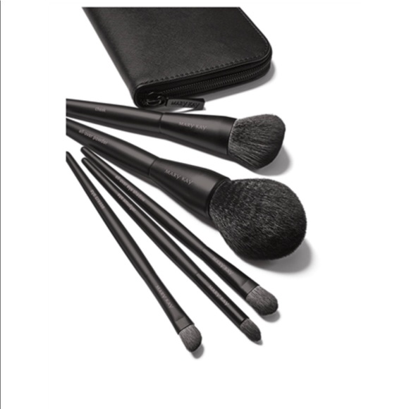 Mary Kay Essential Brush Collection